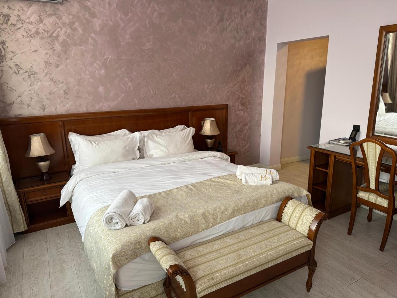 Hotel Hego (Adults Only) Hunedoara Exterior foto