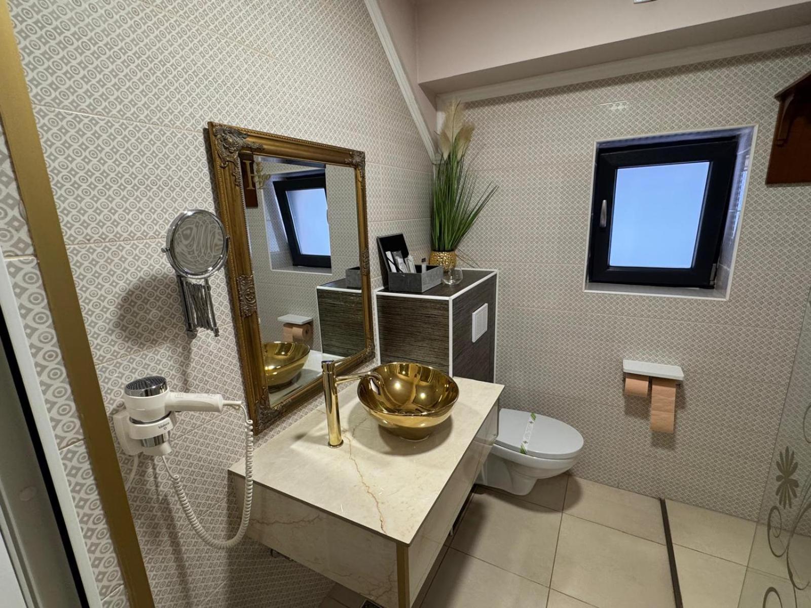 Hotel Hego (Adults Only) Hunedoara Exterior foto